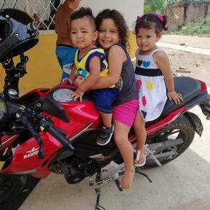 Meet your Posher, Amada